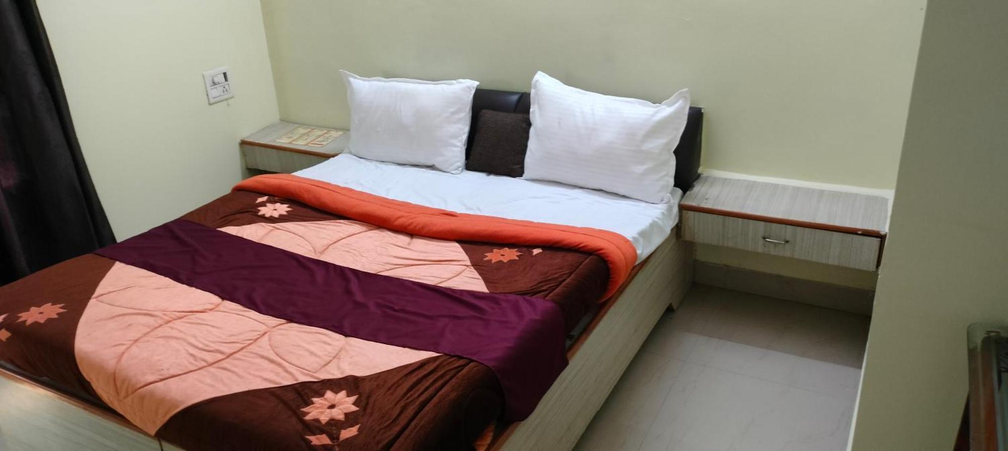 Hotel Shaurya Haridwār Extérieur photo