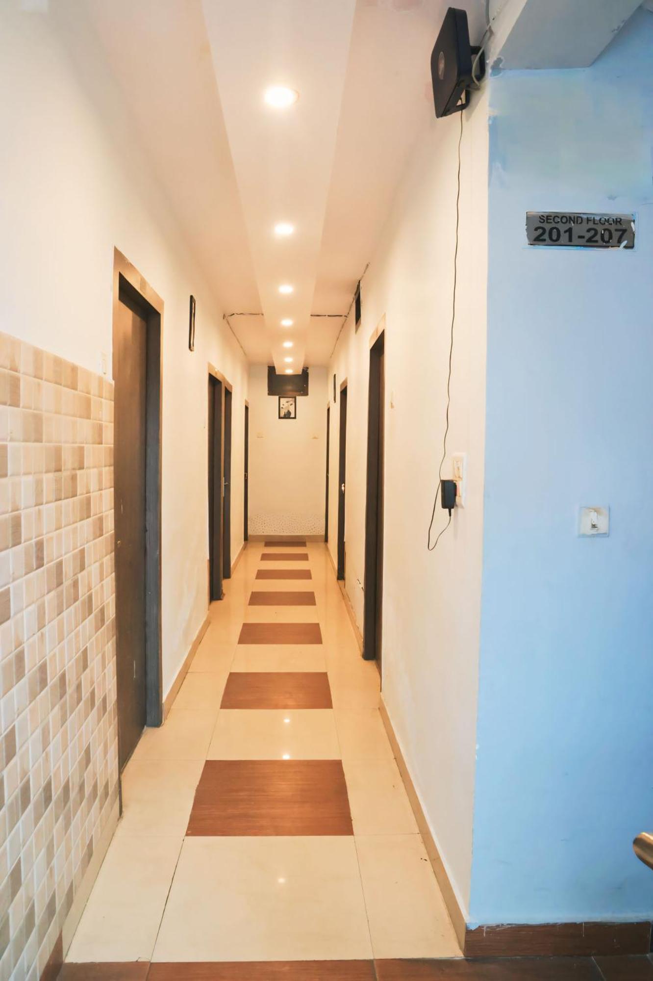 Hotel Shaurya Haridwār Extérieur photo